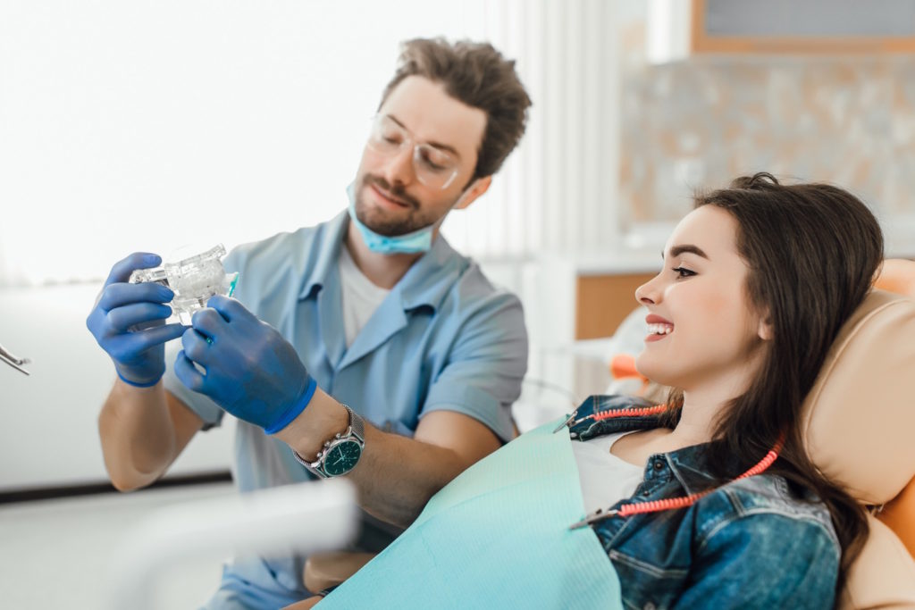 Tradycyjne aparaty ortodontyczne nie są już jedynym rozwiązaniem dla pacjentów z wadami zgryzu