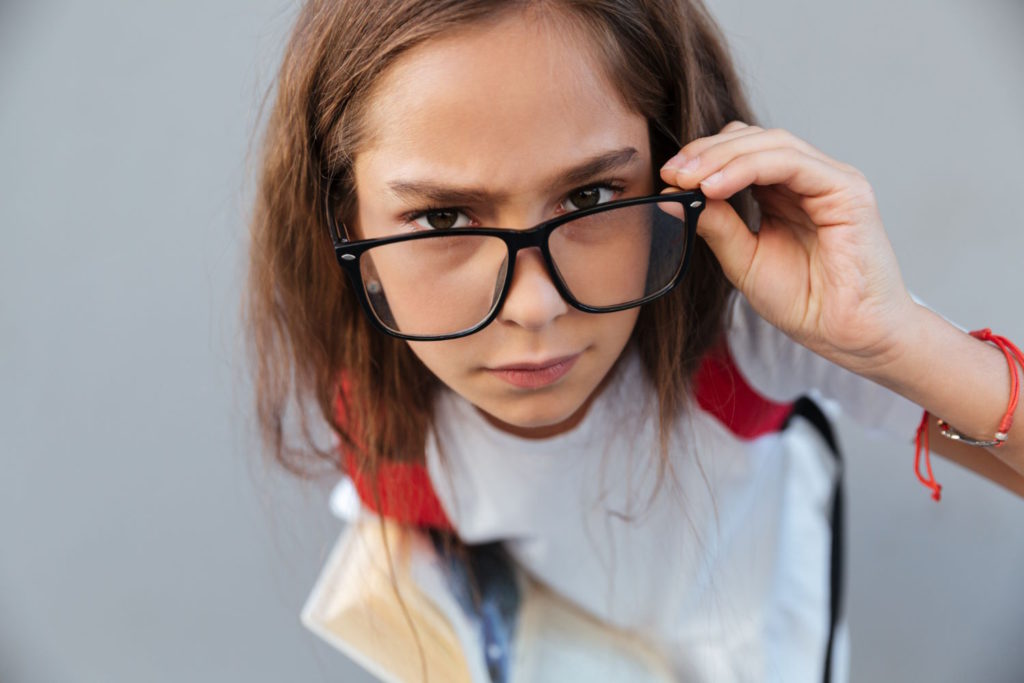 Okulary korekcyjne są nieodłącznym elementem życia wielu dzieci